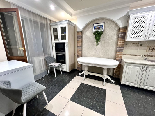 Продам двухкомнатную (2-комн.) квартиру, Дзержинского пр-кт, 228, Новороссийск г