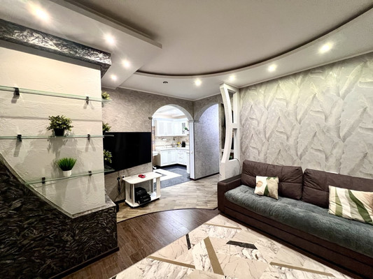 Продам двухкомнатную (2-комн.) квартиру, Дзержинского пр-кт, 228, Новороссийск г