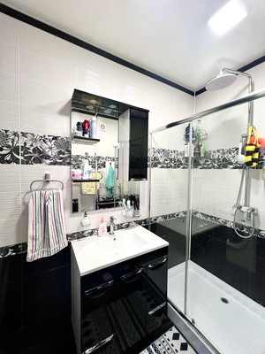 Продам двухкомнатную (2-комн.) квартиру, Дзержинского пр-кт, 228, Новороссийск г