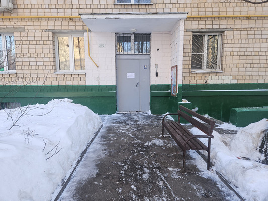 Продам трехкомнатную (3-комн.) квартиру, Валдайский проезд, 11, Москва г