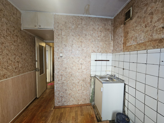 Продам трехкомнатную (3-комн.) квартиру, Валдайский проезд, 11, Москва г