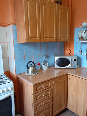 Продам трехкомнатную (3-комн.) квартиру, Лабутина ул, 16Б, Санкт-Петербург г