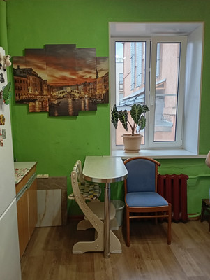 Продам трехкомнатную (3-комн.) квартиру, Лабутина ул, 16Б, Санкт-Петербург г