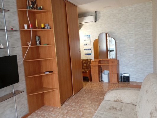 Продам трехкомнатную (3-комн.) квартиру, Лабутина ул, 16Б, Санкт-Петербург г