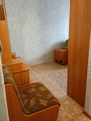 Продам трехкомнатную (3-комн.) квартиру, Лабутина ул, 16Б, Санкт-Петербург г