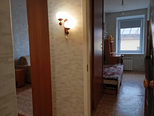 Продам трехкомнатную (3-комн.) квартиру, Лабутина ул, 16Б, Санкт-Петербург г