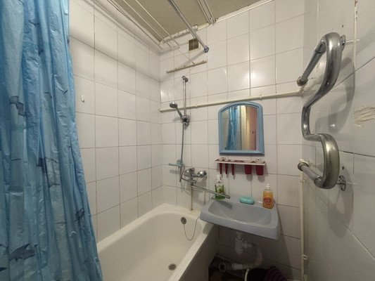 Продам двухкомнатную (2-комн.) квартиру, 8-е Марта ул, 20, Ишим г