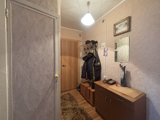 Продам двухкомнатную (2-комн.) квартиру, 8-е Марта ул, 20, Ишим г