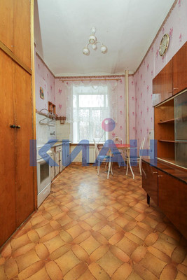 Продам трехкомнатную (3-комн.) квартиру, Малиновского ул, 8, Красноярск г