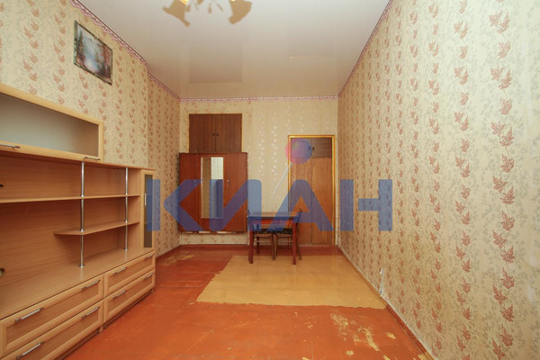 Продам трехкомнатную (3-комн.) квартиру, Малиновского ул, 8, Красноярск г