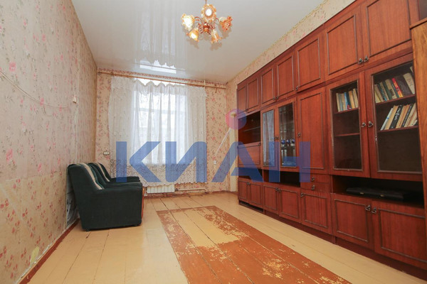 Продам трехкомнатную (3-комн.) квартиру, Малиновского ул, 8, Красноярск г