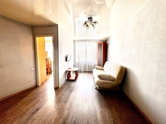 Продам двухкомнатную (2-комн.) квартиру, Шаронова ул, 5, Ишим г