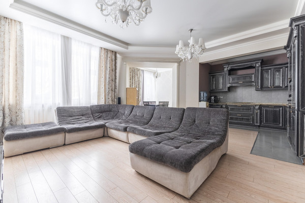 Продам трехкомнатную (3-комн.) квартиру, Чистопольская ул, 32, Казань г