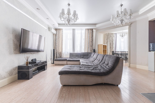 Продам трехкомнатную (3-комн.) квартиру, Чистопольская ул, 32, Казань г