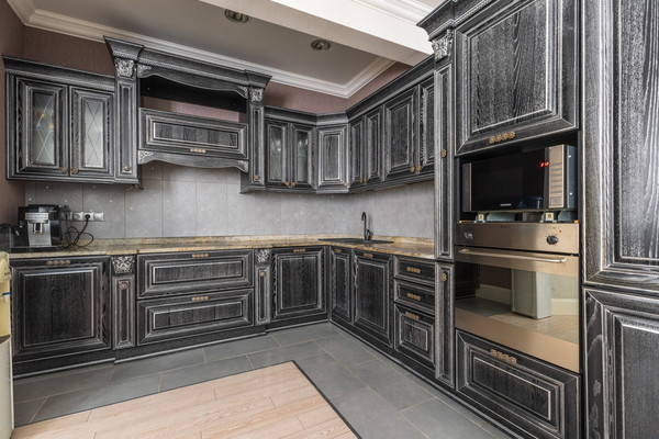 Продам трехкомнатную (3-комн.) квартиру, Чистопольская ул, 32, Казань г