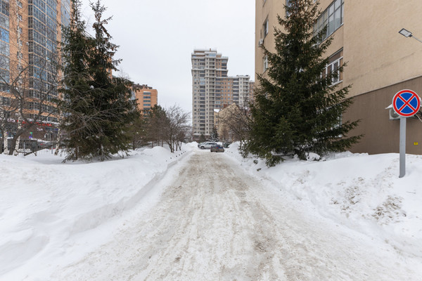 Продам трехкомнатную (3-комн.) квартиру, Чистопольская ул, 32, Казань г