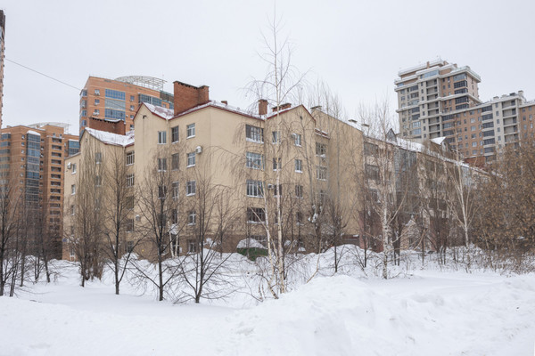 Продам трехкомнатную (3-комн.) квартиру, Чистопольская ул, 32, Казань г