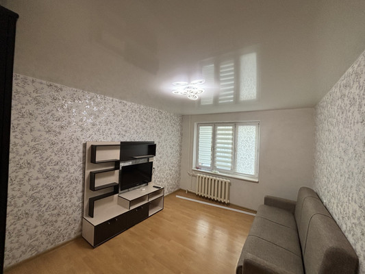 Продам однокомнатную (1-комн.) квартиру, Славы ул, 35, Сыктывкар г