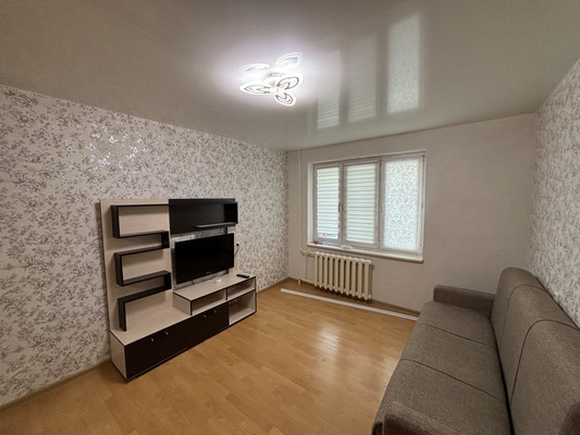 Продам однокомнатную (1-комн.) квартиру, Славы ул, 35, Сыктывкар г