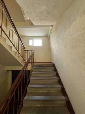 Продам однокомнатную (1-комн.) квартиру, Славы ул, 35, Сыктывкар г