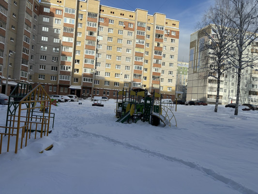 Продам однокомнатную (1-комн.) квартиру, Славы ул, 35, Сыктывкар г