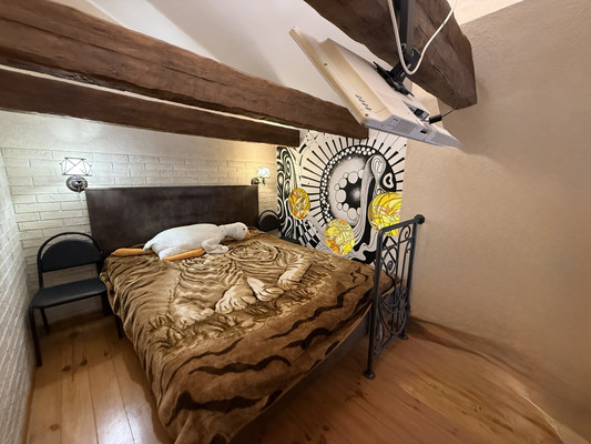 Продам двухкомнатную (2-комн.) квартиру, Камская ул, 31, Симферополь г