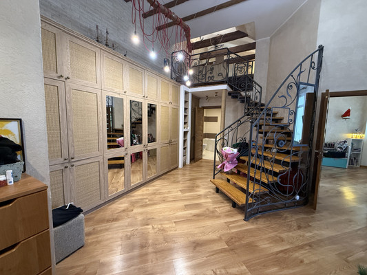 Продам двухкомнатную (2-комн.) квартиру, Камская ул, 31, Симферополь г