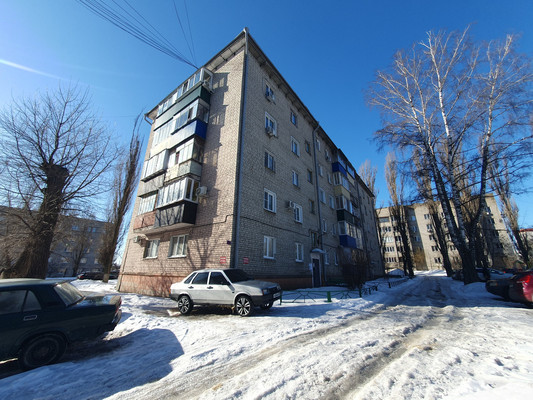 Продам трехкомнатную (3-комн.) квартиру, Механизаторов ул, 13, Липецк г