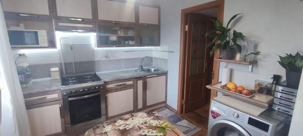 Продам трехкомнатную (3-комн.) квартиру, Генерала Родионова ул, 5, Симферополь г