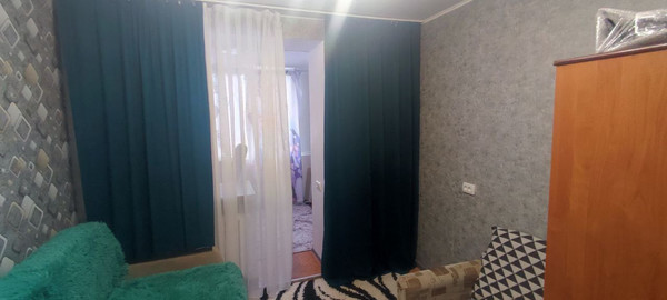Продам трехкомнатную (3-комн.) квартиру, Генерала Родионова ул, 5, Симферополь г