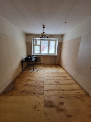 Продам комнату в 5-комн. квартире, Орджоникидзе ул, 36, Нижний Тагил г