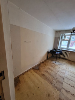 Продам комнату в 5-комн. квартире, Орджоникидзе ул, 36, Нижний Тагил г