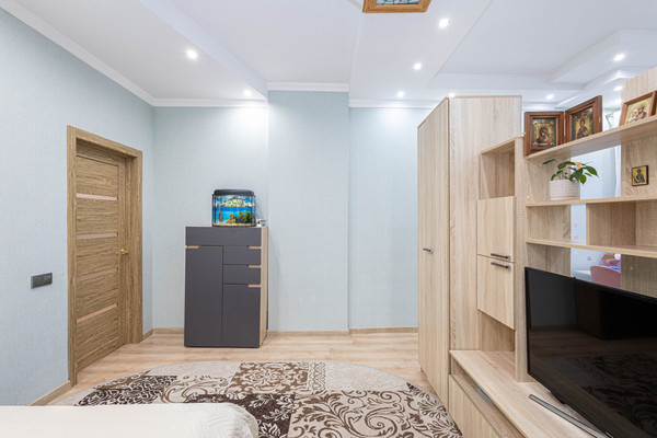 Продам однокомнатную (1-комн.) квартиру, Объездная ул, 8, Ханты-Мансийск г