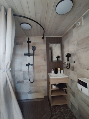 Продам коммерческое помещение 40 м2, Ключевая ул, 18, Даховская ст-ца