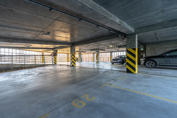 Продам машиноместо 13,3 м2, Галеева ул, 18, Казань г