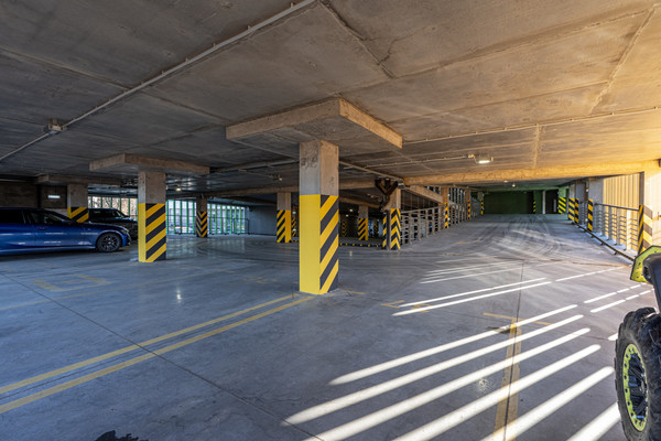 Продам машиноместо 13,3 м2, Галеева ул, 18, Казань г