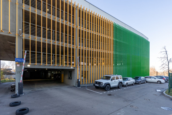 Продам машиноместо 13,3 м2, Галеева ул, 18, Казань г