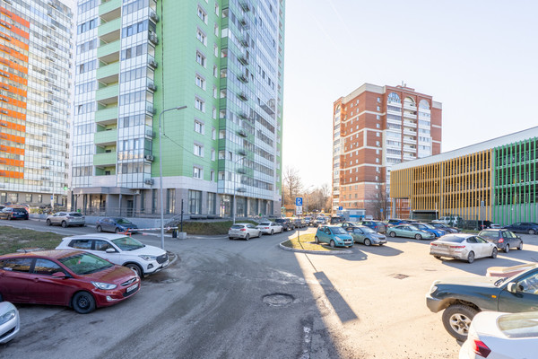 Продам машиноместо 13,3 м2, Галеева ул, 18, Казань г