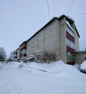 Продам трехкомнатную (3-комн.) квартиру, Заречная ул, 40, Куженер пгт