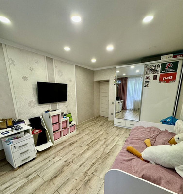 Продам двухкомнатную (2-комн.) квартиру, Озерная ул, 41А, Калининград г