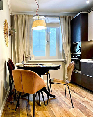 Продам двухкомнатную (2-комн.) квартиру, Большая Очаковская ул, 44к1, Москва г