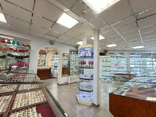 Продам торговое помещение 108 м2, Победа Революции пр-кт, 103, Шахты г