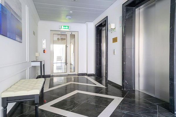 Продам двухкомнатную (2-комн.) квартиру, Большая Садовая ул, 5к1, Москва г