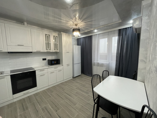 Сдам двухкомнатную (2-комн.) квартиру, Западный Обход ул, 65А, Краснодар г