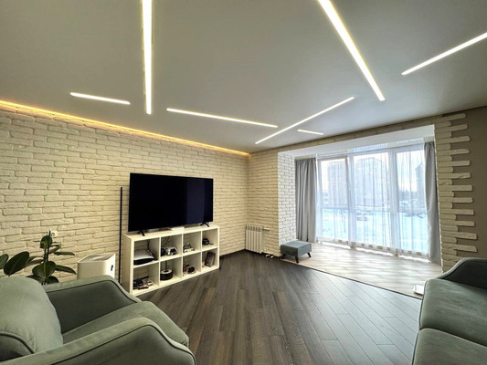 Продам двухкомнатную (2-комн.) квартиру, Солнечная ул, 54, Казань г