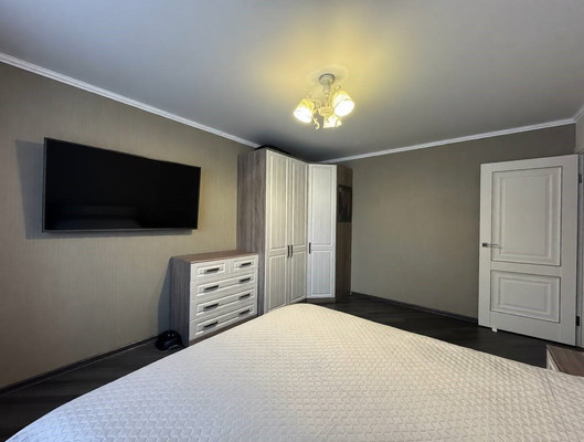 Продам двухкомнатную (2-комн.) квартиру, Солнечная ул, 54, Казань г