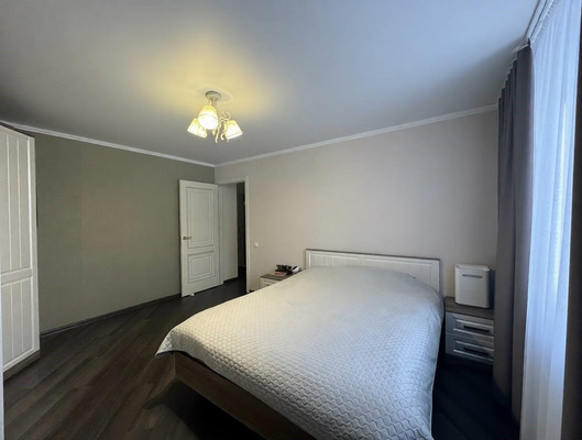 Продам двухкомнатную (2-комн.) квартиру, Солнечная ул, 54, Казань г