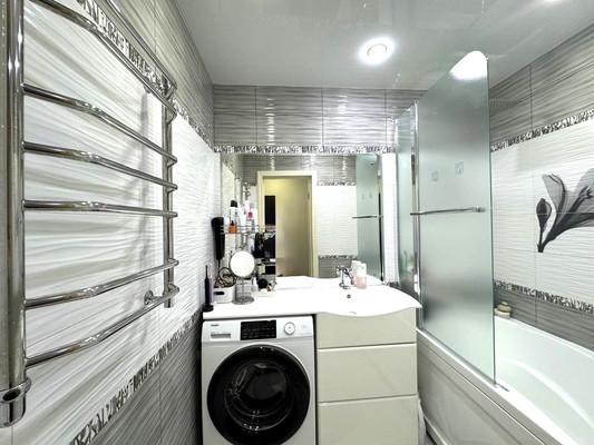 Продам двухкомнатную (2-комн.) квартиру, Солнечная ул, 54, Казань г