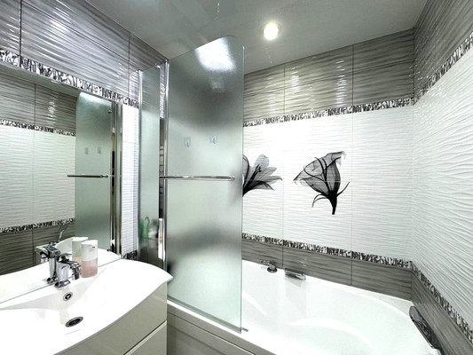 Продам двухкомнатную (2-комн.) квартиру, Солнечная ул, 54, Казань г