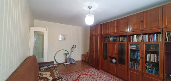 Продам трехкомнатную (3-комн.) квартиру, Гоголевская ул, 11, Партизанск г